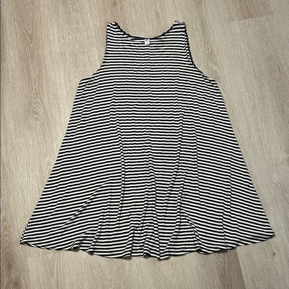 Old Navy Plus Size Black and White Striped Above The Knee Swing Dress